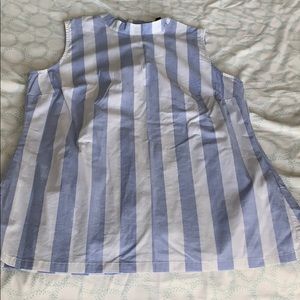 Button back sleeveless blouse